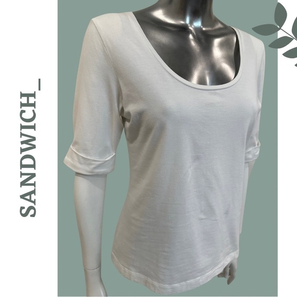 🛍️3/$40 Sandwich_White Round Neck 1/2 Sleeve Women's Top Size Medium - Picture 2 of 5